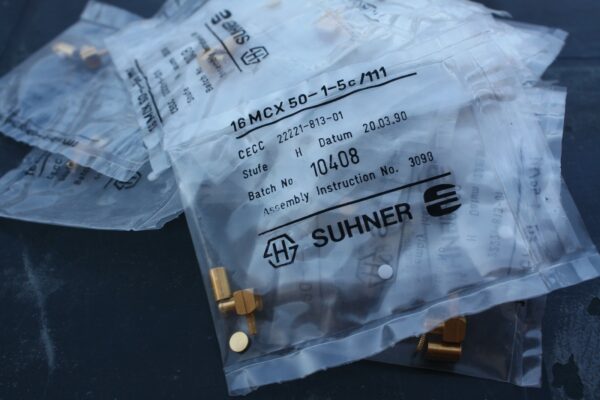 MCX 50OHM Right Angle SUHNER 16MCX50-1-5C/111 22221-813-01 - 1Pcs (SC-3)