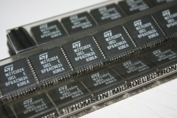 M27C1024-10C1 PLCC-44 EPROM 1M (64Kx16) 100ns - 1 Pcs(C1)