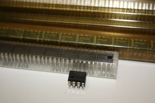 LP311P Texas Instrumentstel Comparator analog Differential DIP8 - 2Pcs(B3)