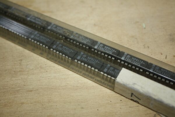 74ACT32PC Quad 2-Input OR Gate  - CASE: DIP14 -1Pcs(A1)