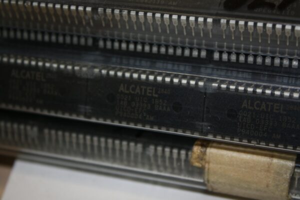 ALCATEL-2840 1AB03393BAAA Alcatel-Lucent Technologies  IC-2840 -1Pcs(A1)
