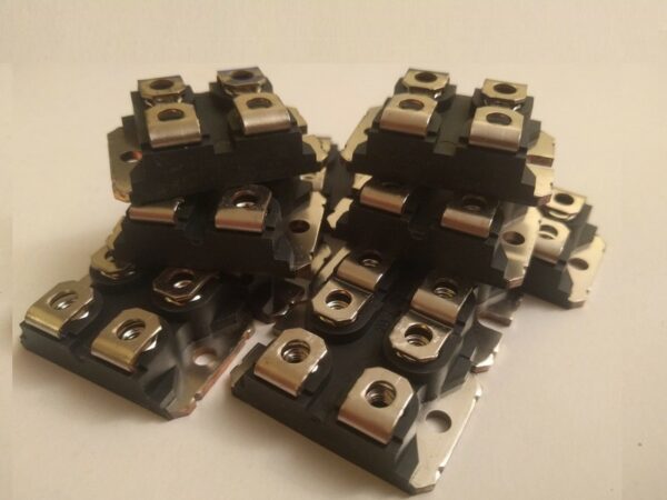 BYV255V-200 BYV255V200 STMicroelect double ultra fast diode 2x100A 200V-1pcs