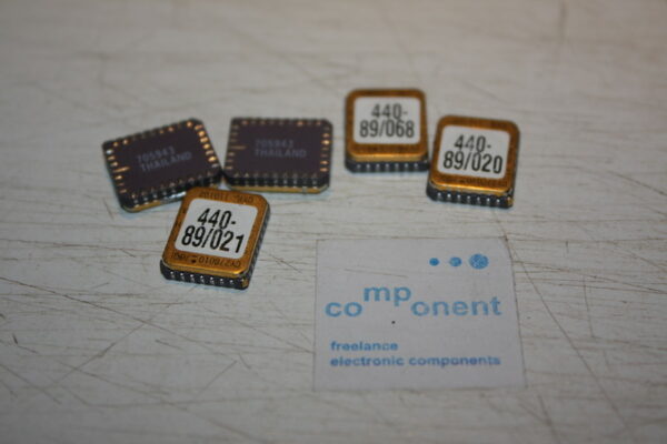 CY27C010-70QI Cypress Megabit 128Kx8-Bit LCC32 OTP EPROM  27C010 -1Pcs(SC-13)