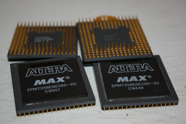EPM7256EGC192 ALTERA MAX EPM7256 CPLD  7000 Ceramic Gold PGA CPU 192-BPGA - 1Pcs