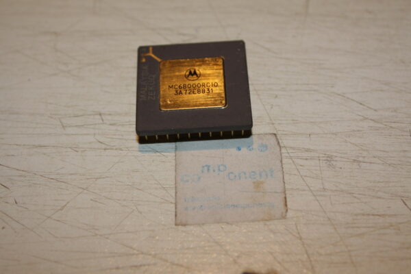 MC68000RC10 MC68000 CPU 32bit MICROPROCESSORS HIGH-INTEGRATION IC -1Pcs(SC-15)