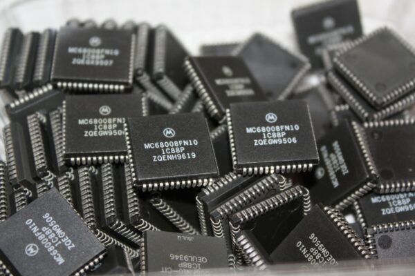 MC68008FN10 MC68008 PLCC52 Integrated Multi-protocol Processor - 1Pcs (SC-5)