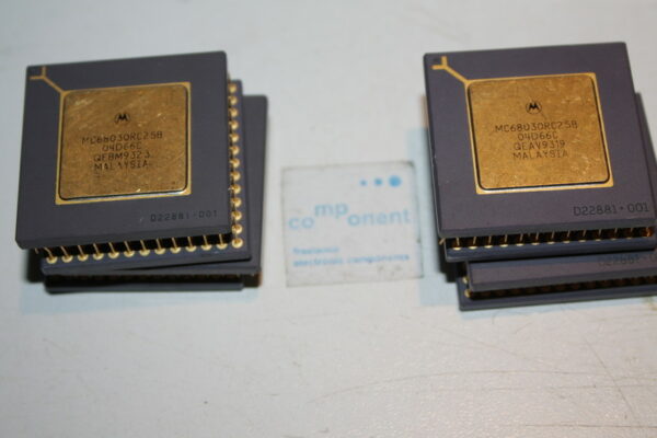 MC68030RC25B MOTOROLA 68030 Multiprotocol Processor CPU EC000 Micro-1Pcs(SC-15)