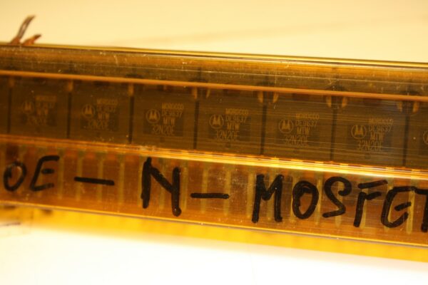 MTW32N20E Power MOSFET Enhancement 32 Amps, 200 Volts TO-247 -1Pcs(D1)