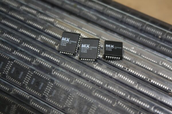 29F040QC-12 MX 2496 4M-BIT (512KX8) PLCC32 CMOS FLASH MEMORY - 1Pcs(B7)