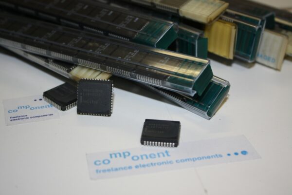 N80C31BH2 PLCC INTEL MICROCONTROLLER 80C31BH 8-BIT CHMOS SINGLE (C1)