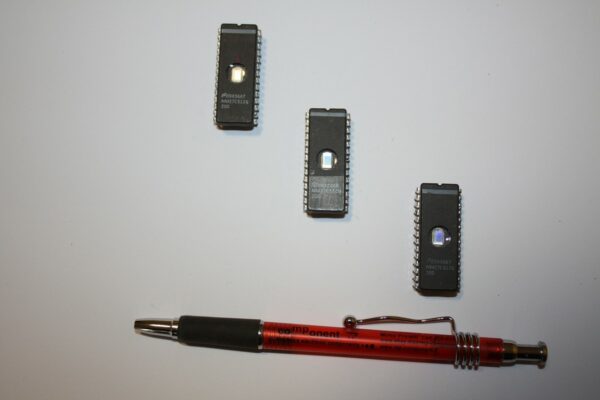 NM27C512Q-200 ceramic UV Eprom 27c512 20ns 64Kx8Bit Memory ICs -1Pcs(SC37)