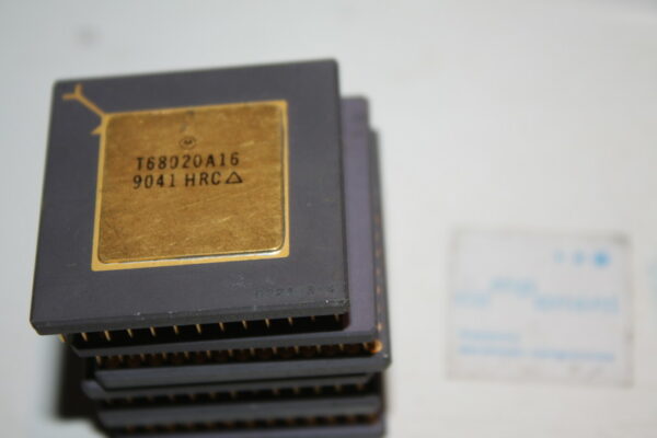 T68020A16 MOTOROLA 68020 Multiprotocol Processor CPU  Micro -1Pcs(SC-15)
