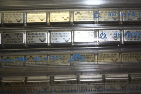 OSC. 446Y3494 Rev.0 V7335C1N22A3 10MHz - 1Pcs(B1)